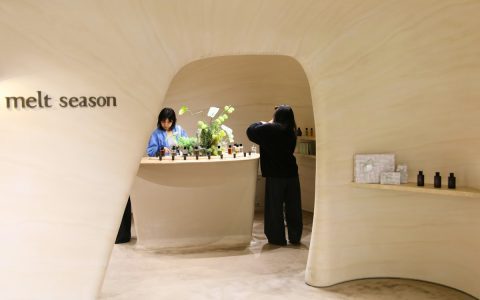 夏日香氛新宠：焦糖香草香水如何重塑感官体验