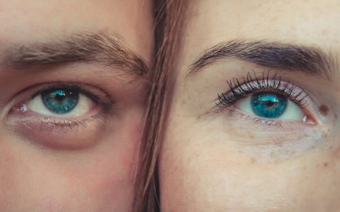 眼睑手术的祛魅：当医美成为社交媒体时代的“必需品”