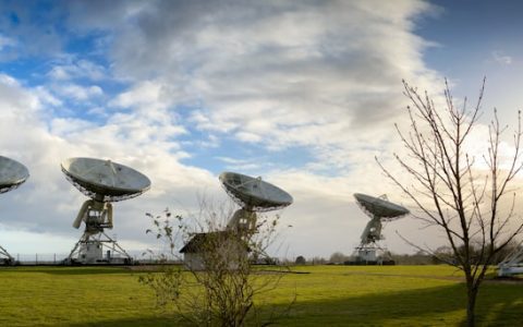 登月邮件危机：宇航员双Outlook失灵背后的太空通信挑战