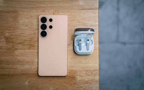 三星S26对决谷歌Pixel 10：百元价差背后的旗舰分野