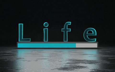 《朋友聚会 新生活》预告：被拒之恋的荒诞喜剧仍在继续